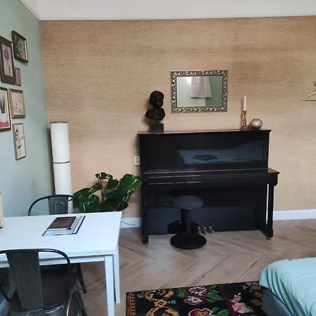 Sfeervolle In Historisch Vlakbij Station