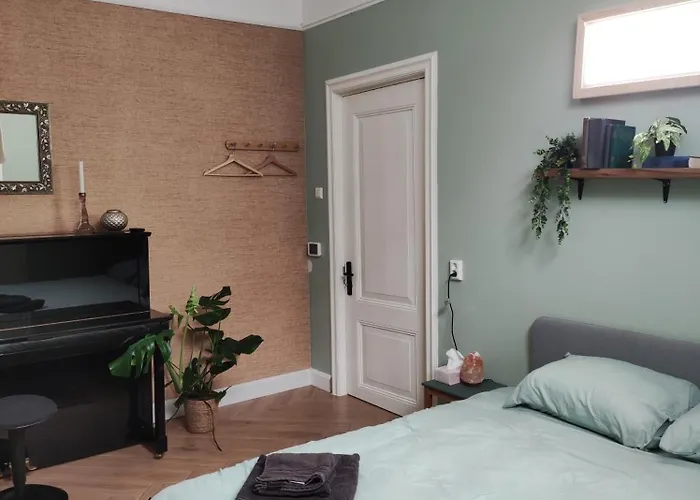 Sfeervolle In Historisch Vlakbij Station Habitación en casa particular