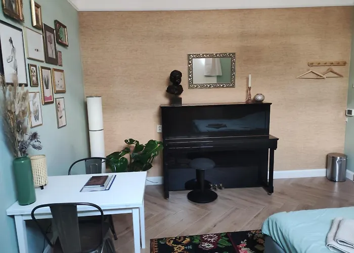 Sfeervolle In Historisch Vlakbij Station